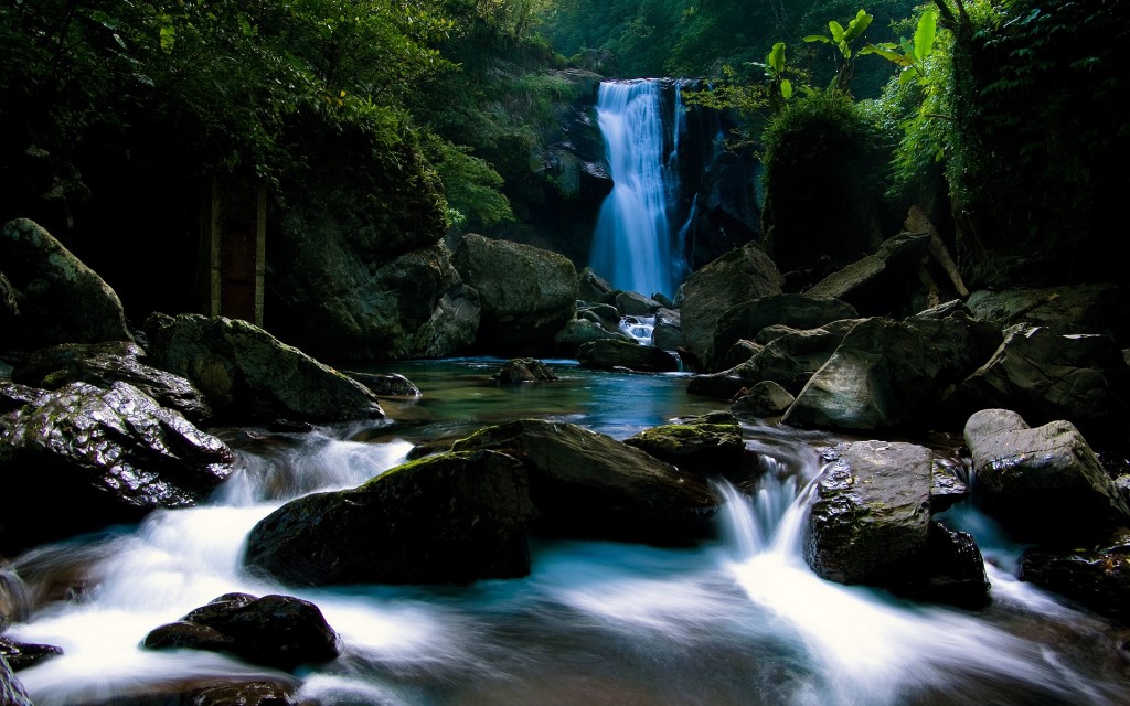 Amazing-Waterfall-for-iPhone